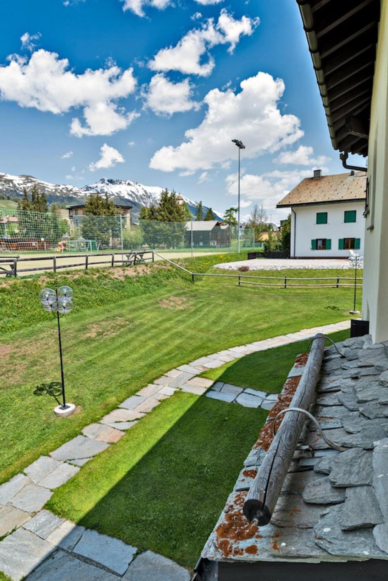 Chesa Chavriol 2 - Celerina Apartment Celerina/Schlarigna Bagian luar foto