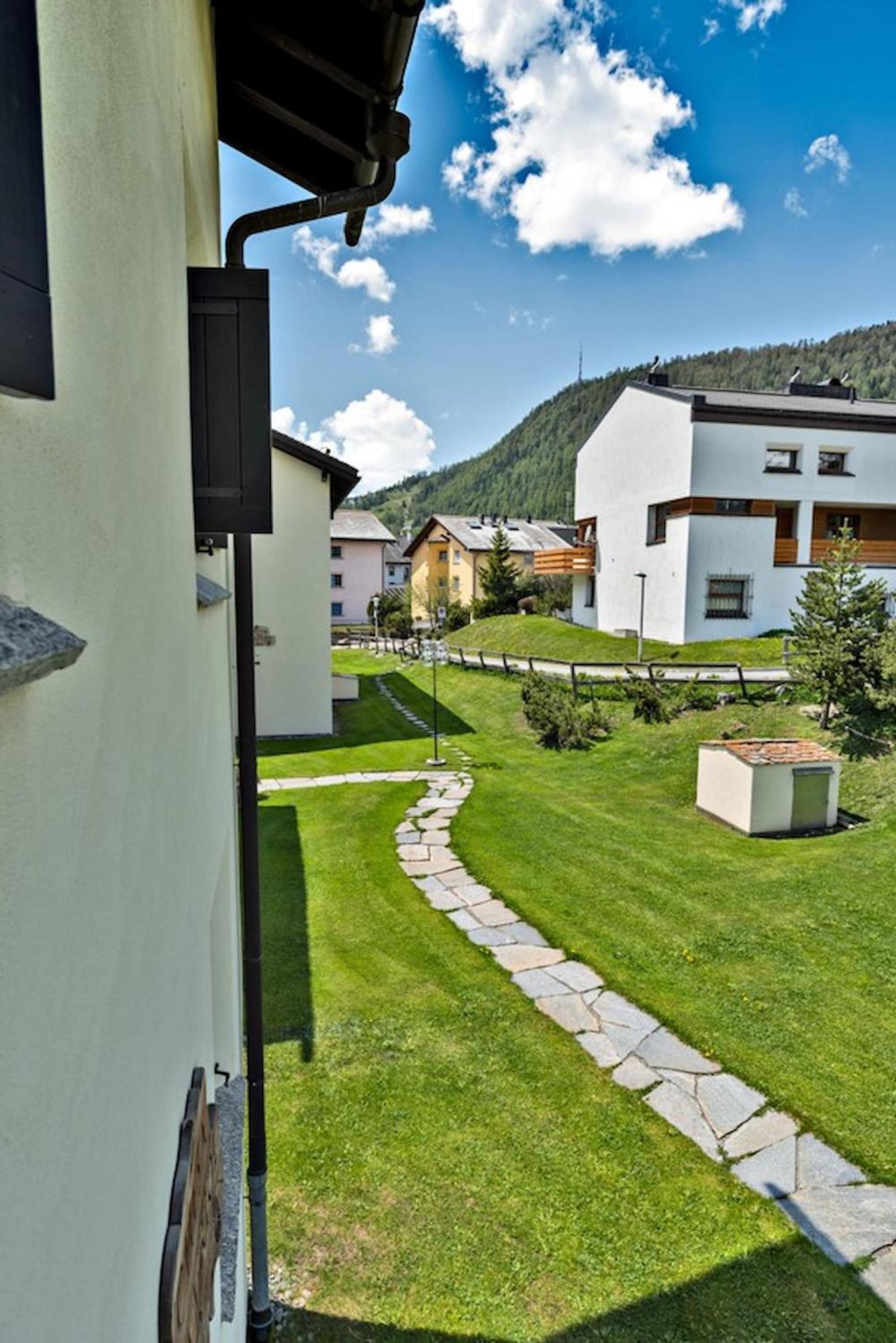 Chesa Chavriol 2 - Celerina Apartment Celerina/Schlarigna Bagian luar foto